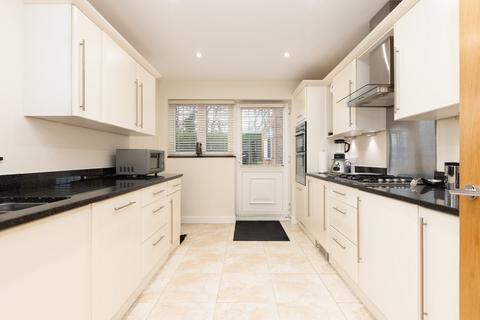 4 bedroom detached house for sale, Squires Park, Shefford SG17