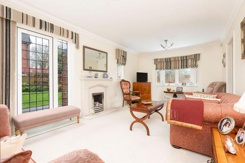 4 bedroom detached house for sale, Squires Park, Shefford SG17