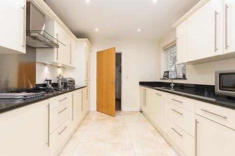 4 bedroom detached house for sale, Squires Park, Shefford SG17