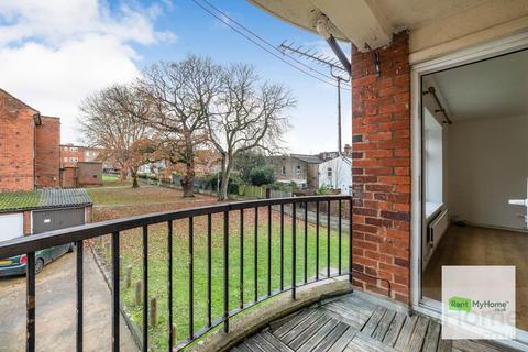 3 bedroom flat to rent, South Woodford, Churchfields, London