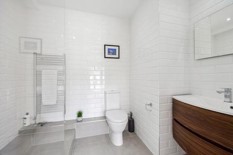 5 bedroom detached house to rent, Wimbledon Hill Road, Wimbledon, London SW19