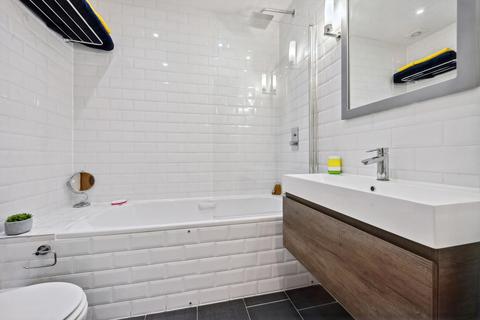 5 bedroom detached house to rent, Wimbledon Hill Road, Wimbledon, London SW19