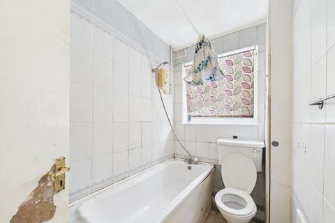 undefined, Staines Road, Feltham, Middlesex, TW14