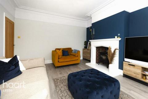 3 bedroom semi-detached house for sale, Broadgate, HUDDERSFIELD
