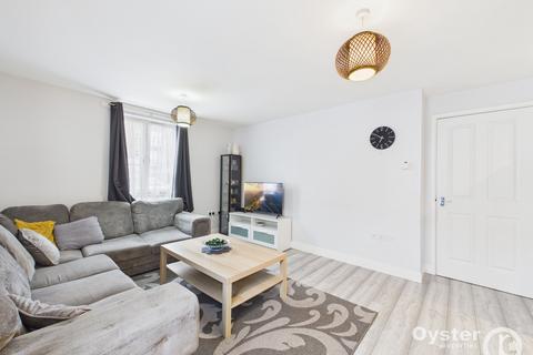 2 bedroom flat to rent, Gareth Drive, London, N9