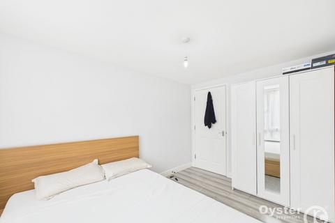 2 bedroom flat to rent, Gareth Drive, London, N9