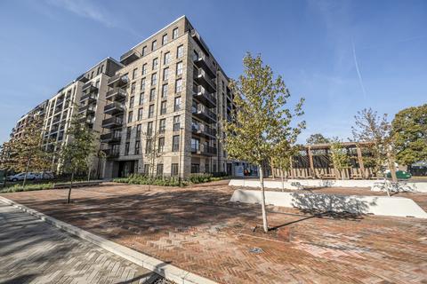 3 bedroom apartment to rent, 6 Headlam Avenue, London SW4