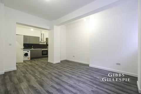Studio to rent, The Masons, SL9