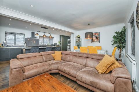 3 bedroom detached house for sale, Brent Avenue, South Woodham Ferrers, Chelmsford