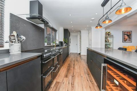 3 bedroom detached house for sale, Brent Avenue, South Woodham Ferrers, Chelmsford