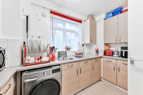 3 bedroom flat to rent, Cluse Court, Angel, London, N1