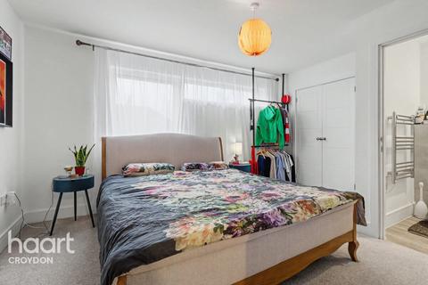 2 bedroom end of terrace house for sale, Addington Road, South croydon