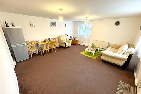 3 bedroom terraced house for sale, Kiel Walk, Corby NN18