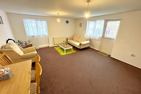 3 bedroom terraced house for sale, Kiel Walk, Corby NN18