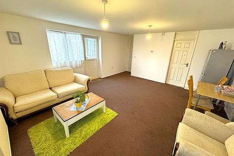 3 bedroom terraced house for sale, Kiel Walk, Corby NN18