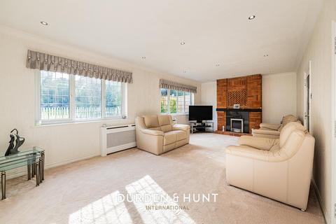 3 bedroom semi-detached house for sale, Mount Pleasant Road, Chigwell, IG7
