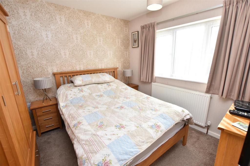 Bedroom 2 (rear)