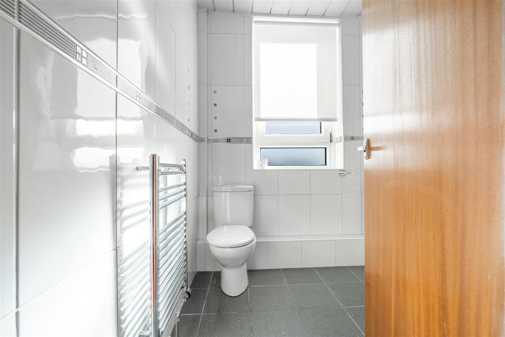 Bathroom.2.jpg