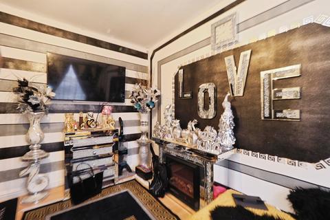 3 bedroom terraced house for sale, Hartley Road, Nottingham NG7