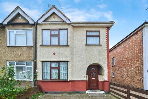 3 bedroom semi-detached house for sale, View Close, Harrow