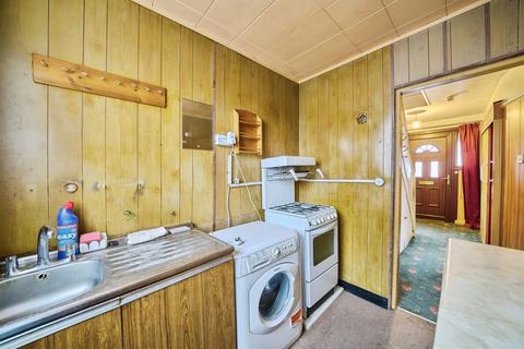 3 bedroom semi-detached house for sale, View Close, Harrow