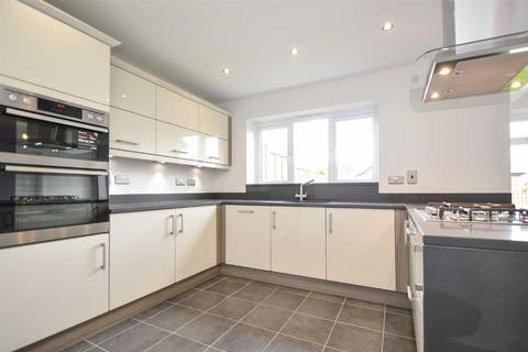 4 bedroom detached house to rent, Ingleby Way, The Mount, Shrewsbury