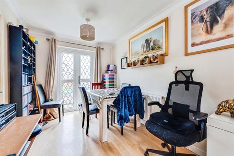 4 bedroom semi-detached house for sale, Locksgreen Crescent, Swindon