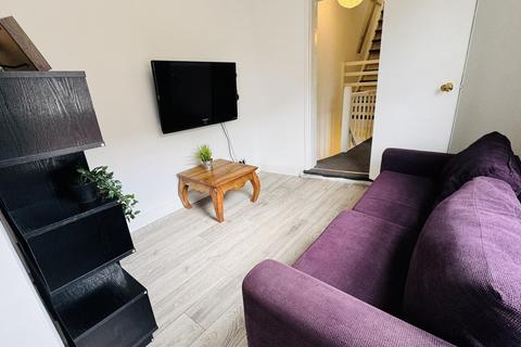 1 bedroom in a house share to rent, Garden Lane, Chester