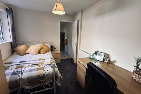 1 bedroom in a house share to rent, Vernon Road, Chester