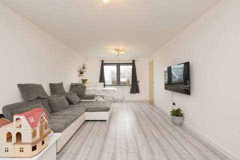 3 bedroom townhouse for sale, 17  Tudsbery Avenue, Niddrie, Edinburgh, EH16 4GX
