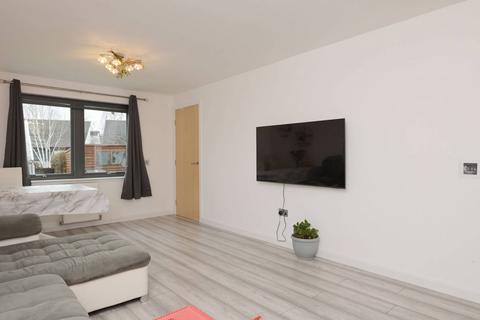 3 bedroom townhouse for sale, 17  Tudsbery Avenue, Niddrie, Edinburgh, EH16 4GX