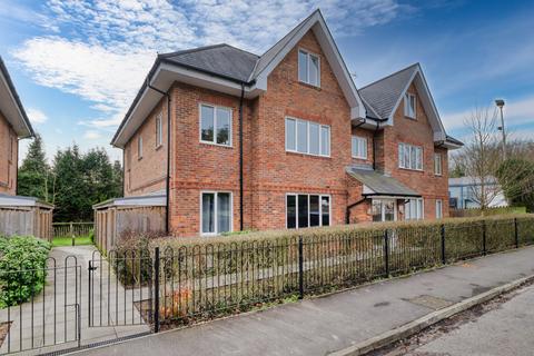 2 bedroom apartment for sale, Gilletts Lane, Buckinghamshire HP12