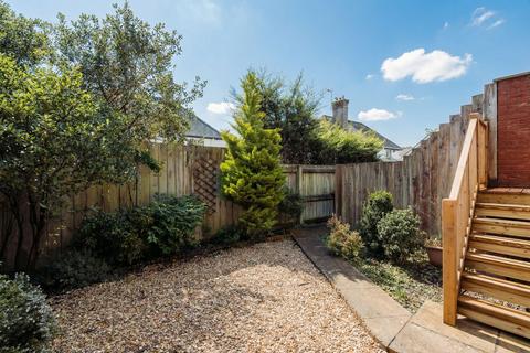 3 bedroom semi-detached house to rent, Albert Close, Crediton, EX17