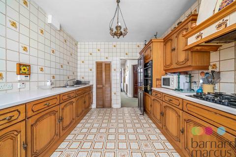 4 bedroom semi-detached house for sale, Friern Watch Avenue, London
