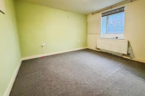 2 bedroom apartment to rent, Turncroft Lane, Stockport SK1