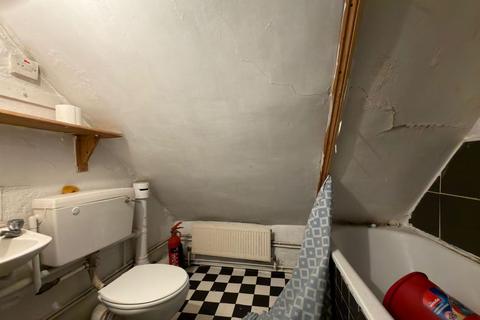 1 bedroom flat for sale, Flat 3, 97 St. Peters Street, St. Albans, Hertfordshire, AL1 3EN