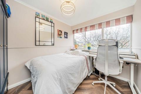 2 bedroom flat to rent, The Colonnades, London W2