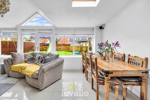 4 bedroom detached house for sale, Wyndham Road, New Waltham DN36