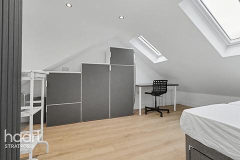 1 bedroom in a house share to rent, Harpenden Road, LONDON