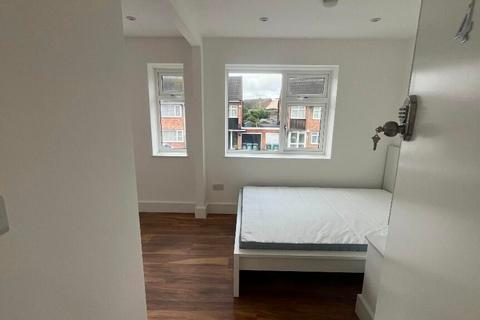 1 bedroom house to rent, Evans Avenue Watford, Hertfordshire WD25