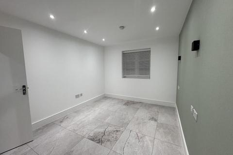 2 bedroom flat to rent, Broomfield Road Chelmsford, Essex CM1