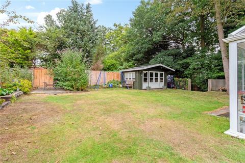 4 bedroom detached house to rent, Southby Drive Fleet GU51