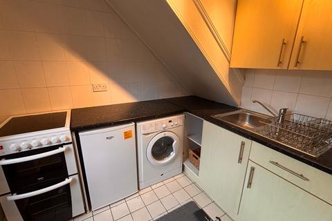 1 bedroom flat to rent, Shaldon Road, Coombeinteignhead, TQ12