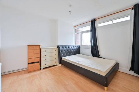 2 bedroom flat to rent, Lympstone Gardens, Peckham, London, SE15