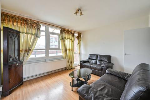 2 bedroom flat to rent, Lympstone Gardens, Peckham, London, SE15