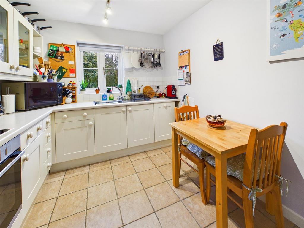 CAM01713 G0-PR0165-STILL003.jpg