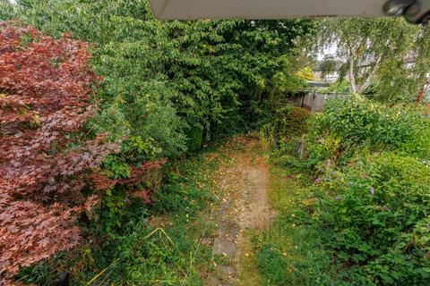 2 bedroom maisonette for sale, Brettenham Road, Walthamstow.