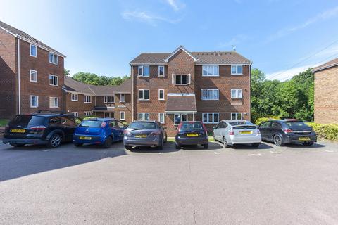 2 bedroom flat to rent, Percy Gardens, WORCESTER PARK KT4
