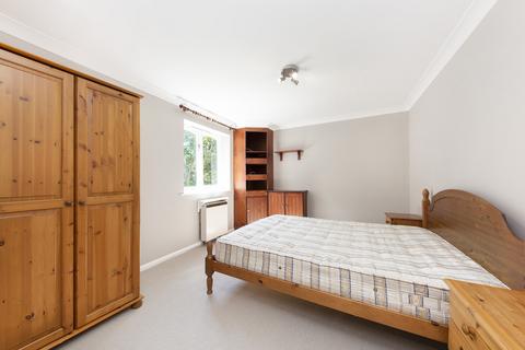 2 bedroom flat to rent, Percy Gardens, WORCESTER PARK KT4