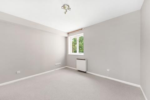 2 bedroom flat to rent, Percy Gardens, WORCESTER PARK KT4